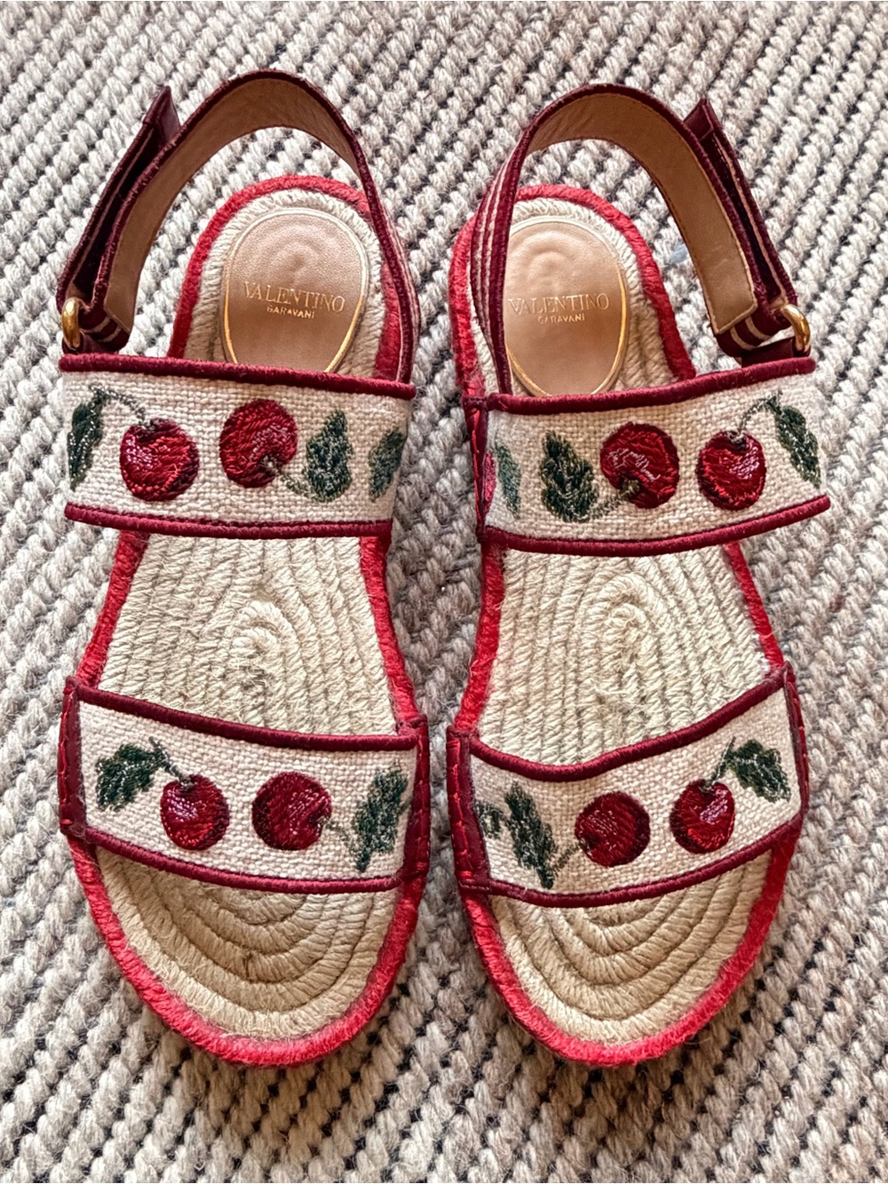 VALENTINO Darling Embroidered Radish Strappy Espadrille Sandals 39 NEW $950!!